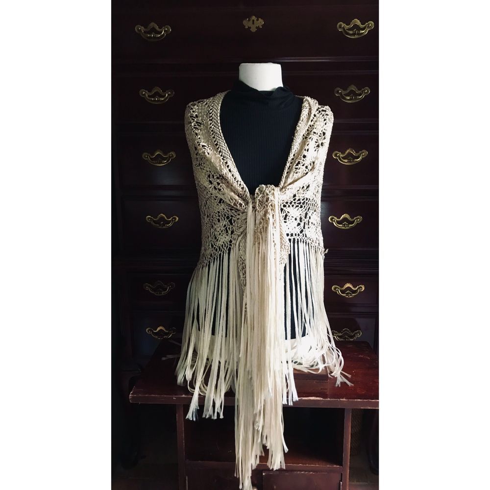 Wrap, Vintage Ivory/Peach 1990s Silk Macreme Shawl with long Fringe
